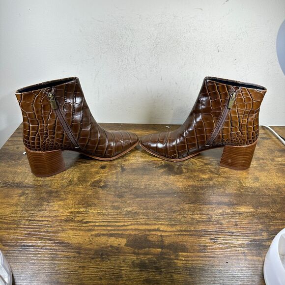 Vince Camuto Tinitia Leather Croc Embossed Closed Toe Boots Womens Size 8.5 - Picture 5 of 8